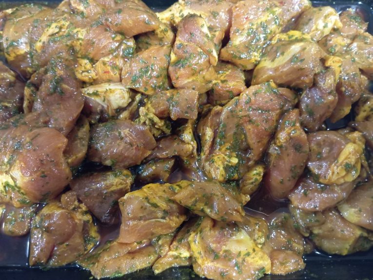 pinchos de carrillada